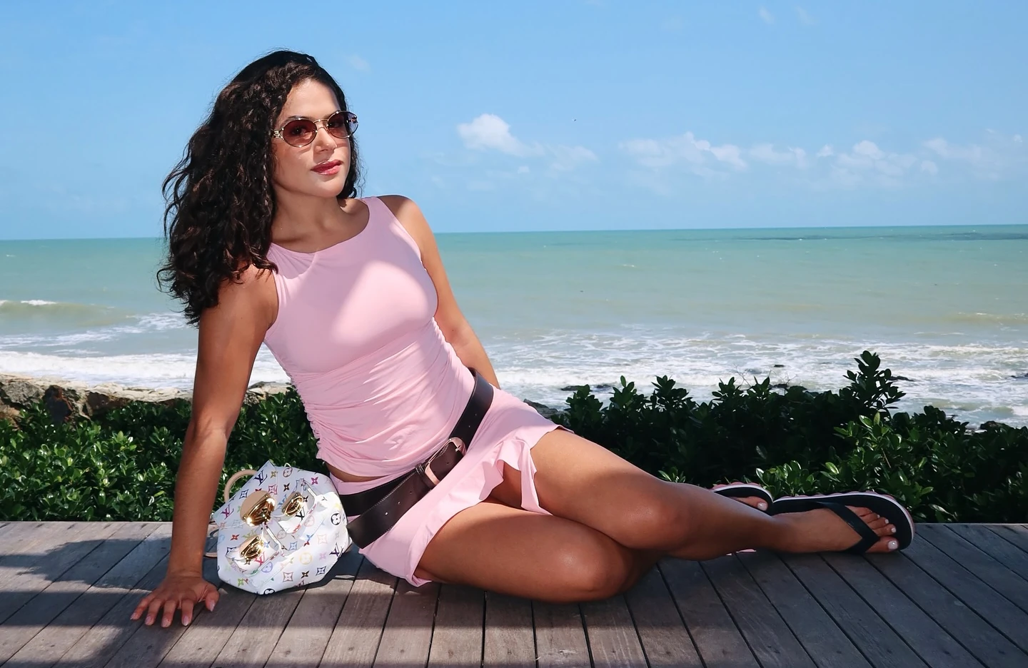 Maisa Silva com look rosa com minissaia - Fevereiro de 2025 - capa
