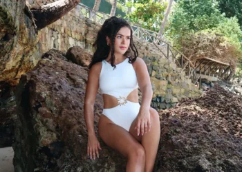 Maisa Silva com maiô branco - Foto de fevereiro de 2025 - capa