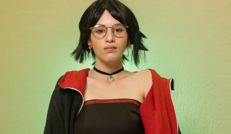 Sarada Uchiha, de Naruto - Cosplay da Iris - capa