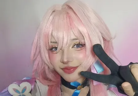 Belo cosplay da 7 de Março, de Honkai Star Rail, da Vênus - capa 02