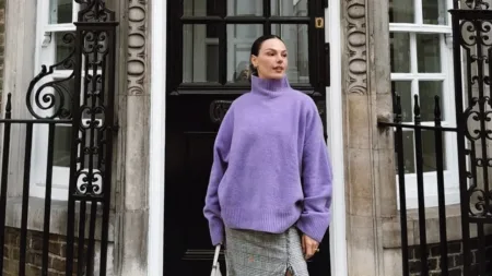 Isis-Valverde-divulga-registros-dela-em-Londres-com-saia-com-fenda-e-botas-001-capa