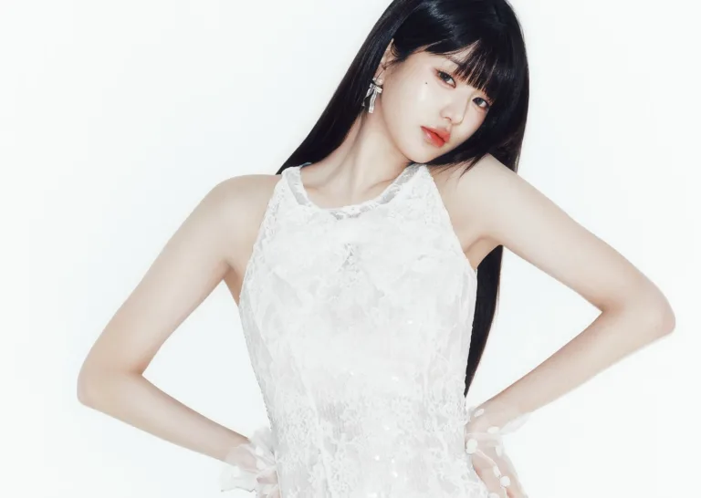 Wonyoung, do IVE, divulga fotos com lindo vestido branco, para a GRAZIA China capa