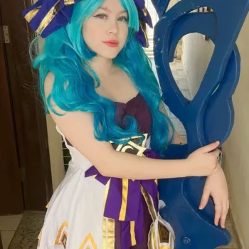 Gwen Cosplay - League of Legends - lillica capa