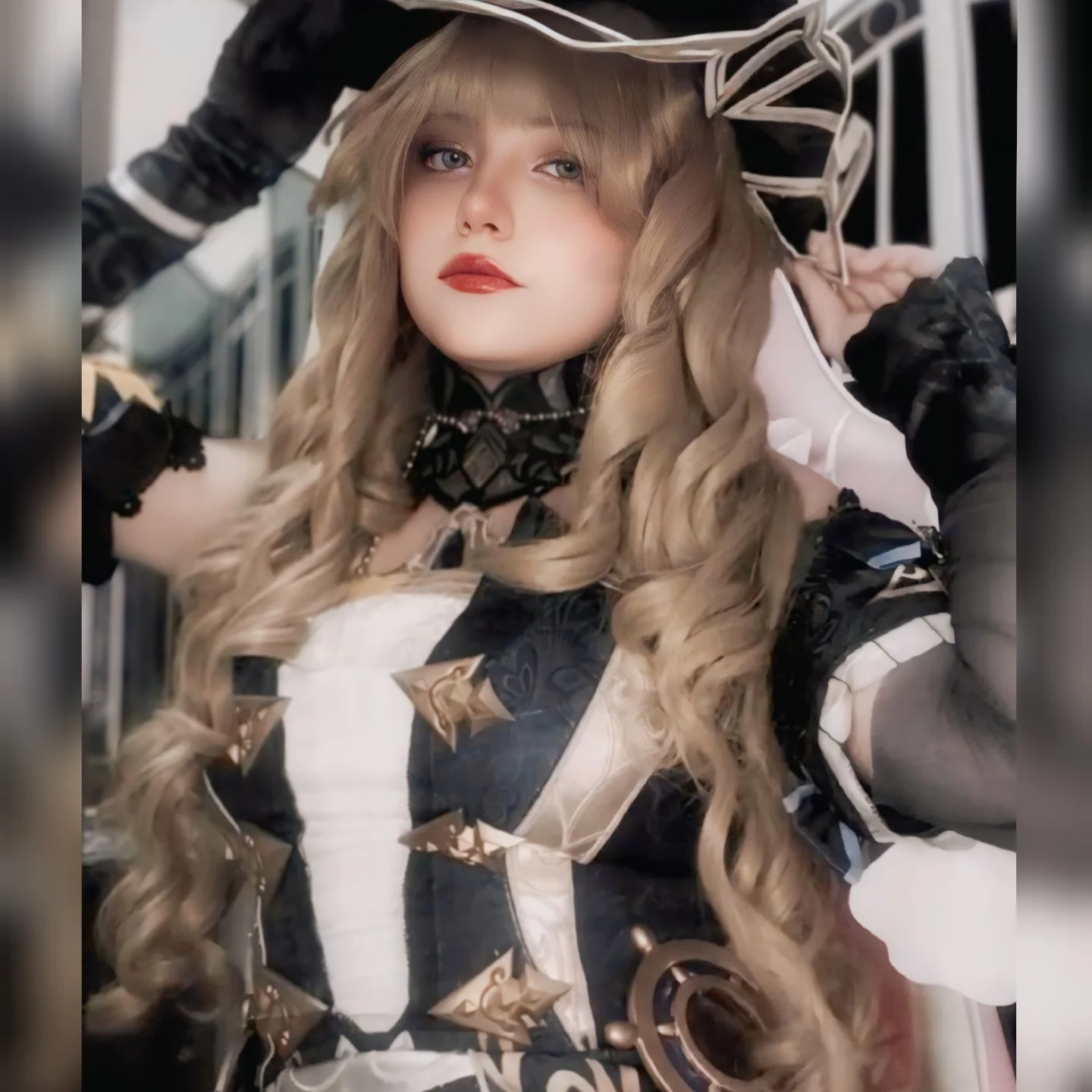 Belo cosplay da Navia, de Genshin Impact, da Isa Coelha - 003