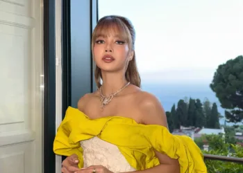 Lisa-do-Blackpink-com-belo-vestido-rosa-2025-capa-02
