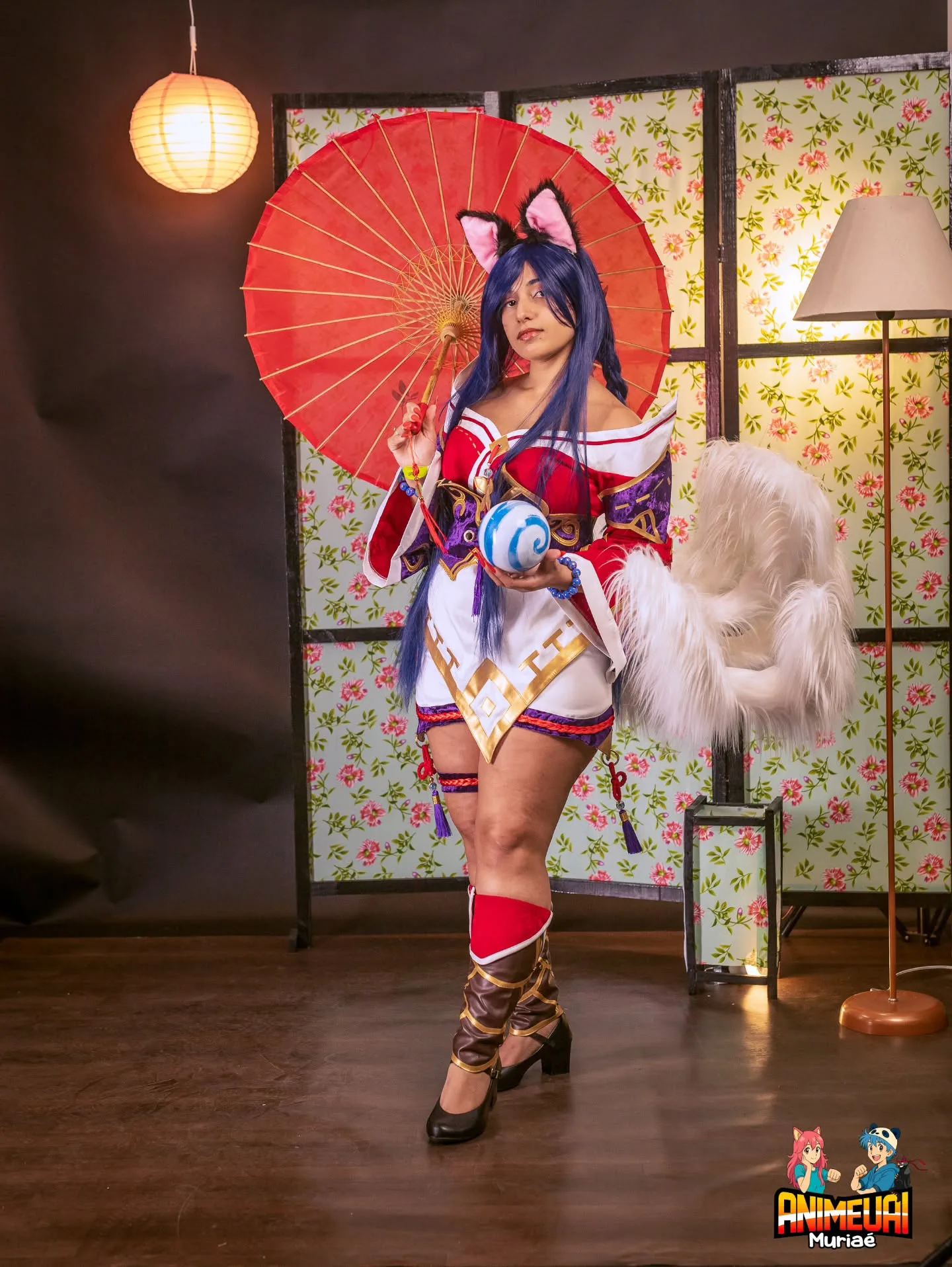Ahri clássica, de League of Legends, neste belo cosplay da iam 4lexacosplayer - 001