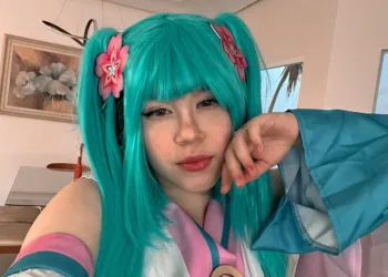 Belo cosplay da Hatsune Miku, da Colaboração Onmyoji x Hatsune Miku Belo cosplay da Hatsune Miku, da Colaboração Onmyoji x Hatsune Miku capa