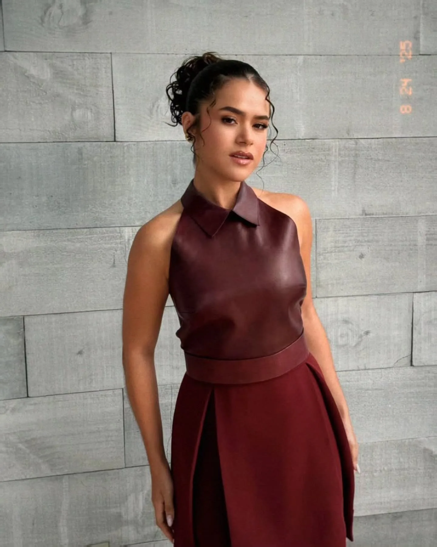 Bem bonequinha, Maisa Silva aposta em saia vinho - Agosto 2025 (3)