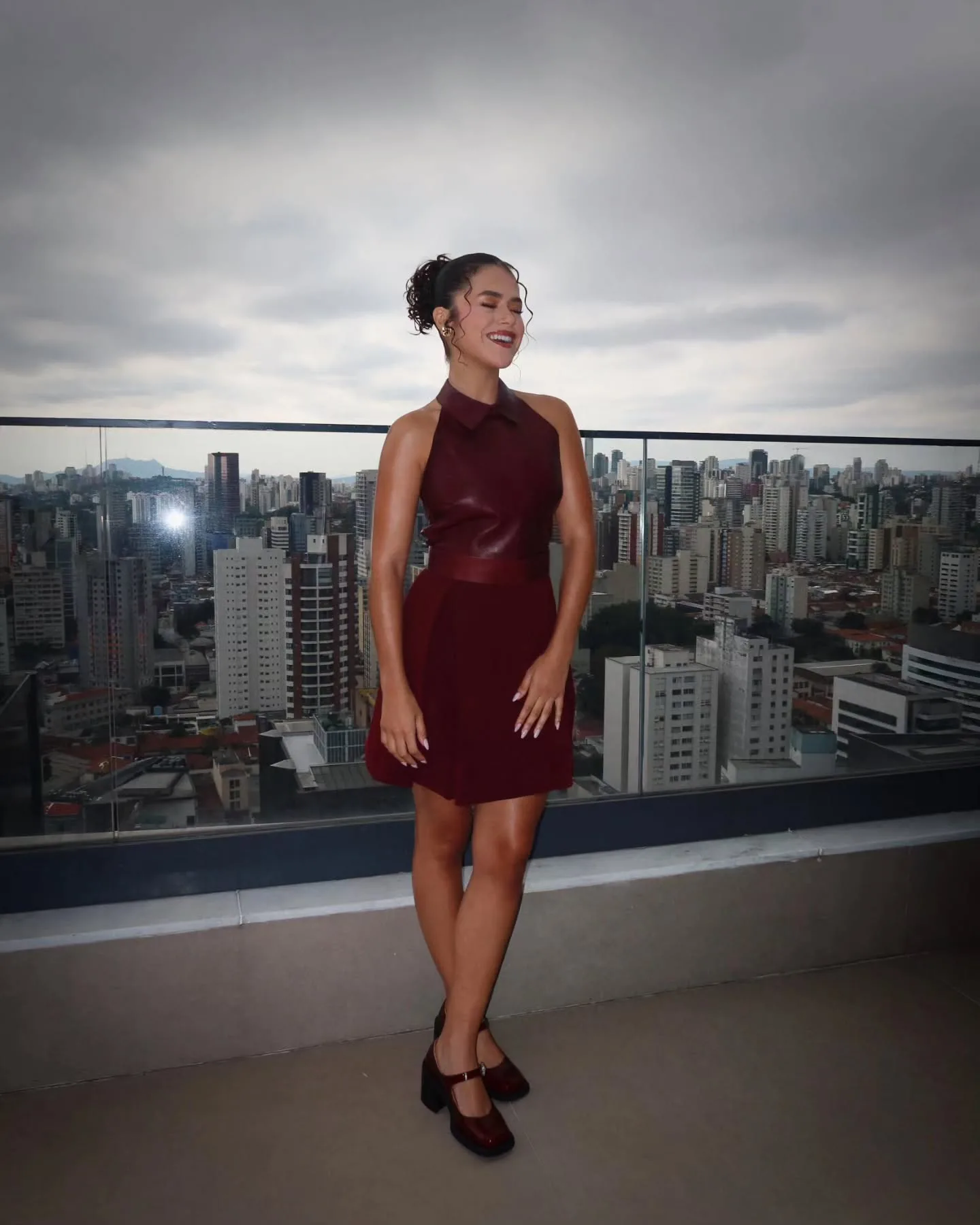 Bem bonequinha, Maisa Silva aposta em saia vinho - Agosto 2025 (4)