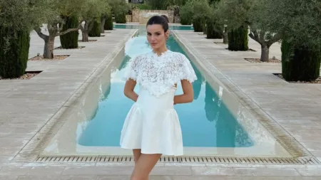 Camila-Queiroz-em-Ibiza-Agosto-2025-capa 01