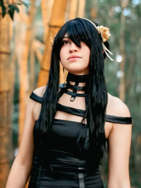 Belo cosplay da Yor Forger, de Spy x Family, da Yuumi - capa