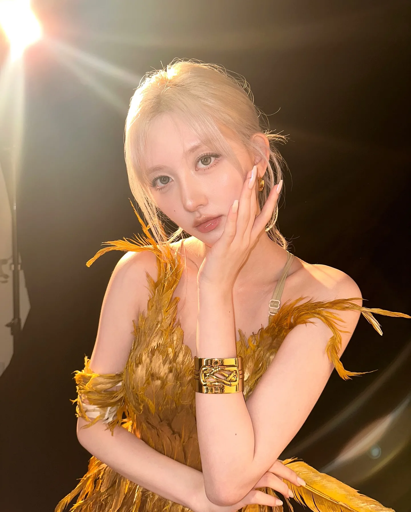 GAEUL, from IVE - Photo 011