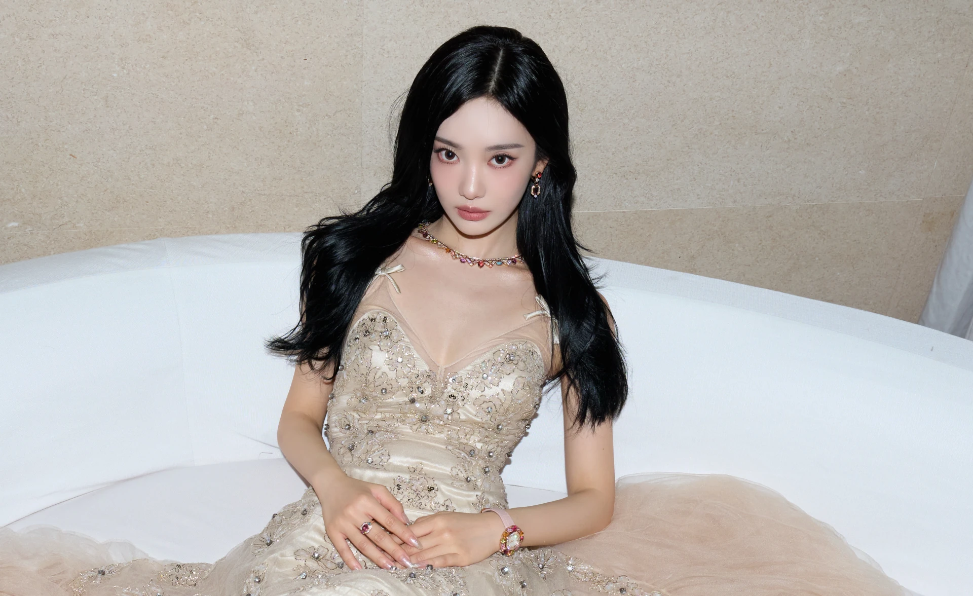 NingNing, da Aespa, usa belo vestido no evento ELLE China 2025 Style Awards Aespa NINGNING Weibo Update - Beautiful Dress - Vestido lindo capa wallpaper