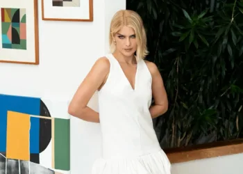 Isabella Santoni com lindo vestido branco - capa