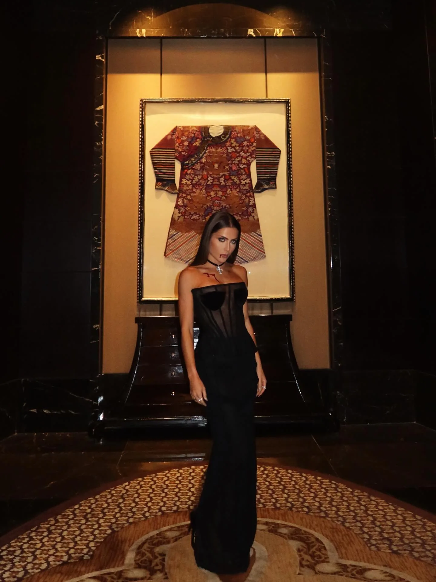 Jade Picon comemorando o Halloween - 2025 - 002