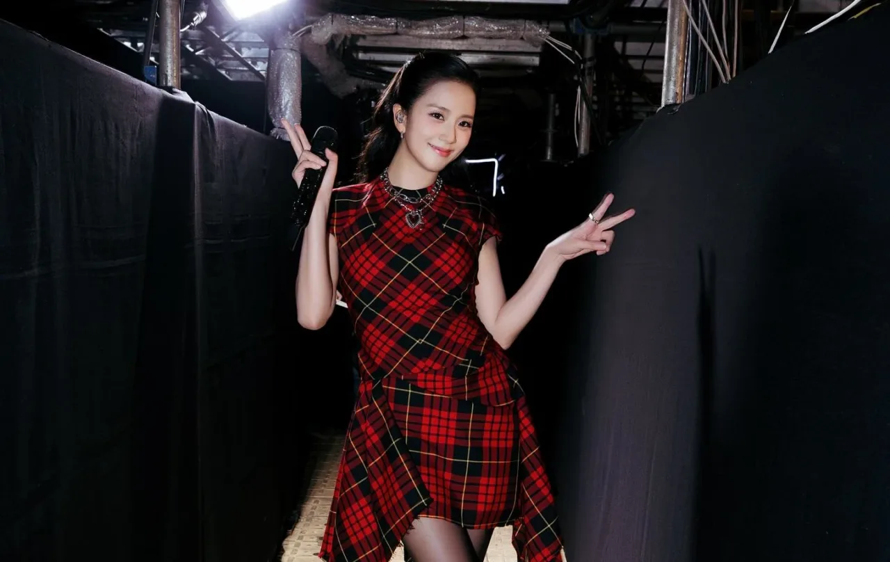 Jisoo-do-Blackpink-com-vestido