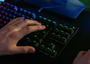 Como identificar apostas seguras no futebol e aumentar suas chances de ganhar Usando PC - Teclado