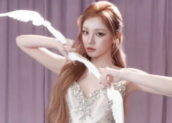 Yuqi, do i-dle, usa belo vestido branco em evento (SNS Updates) 01